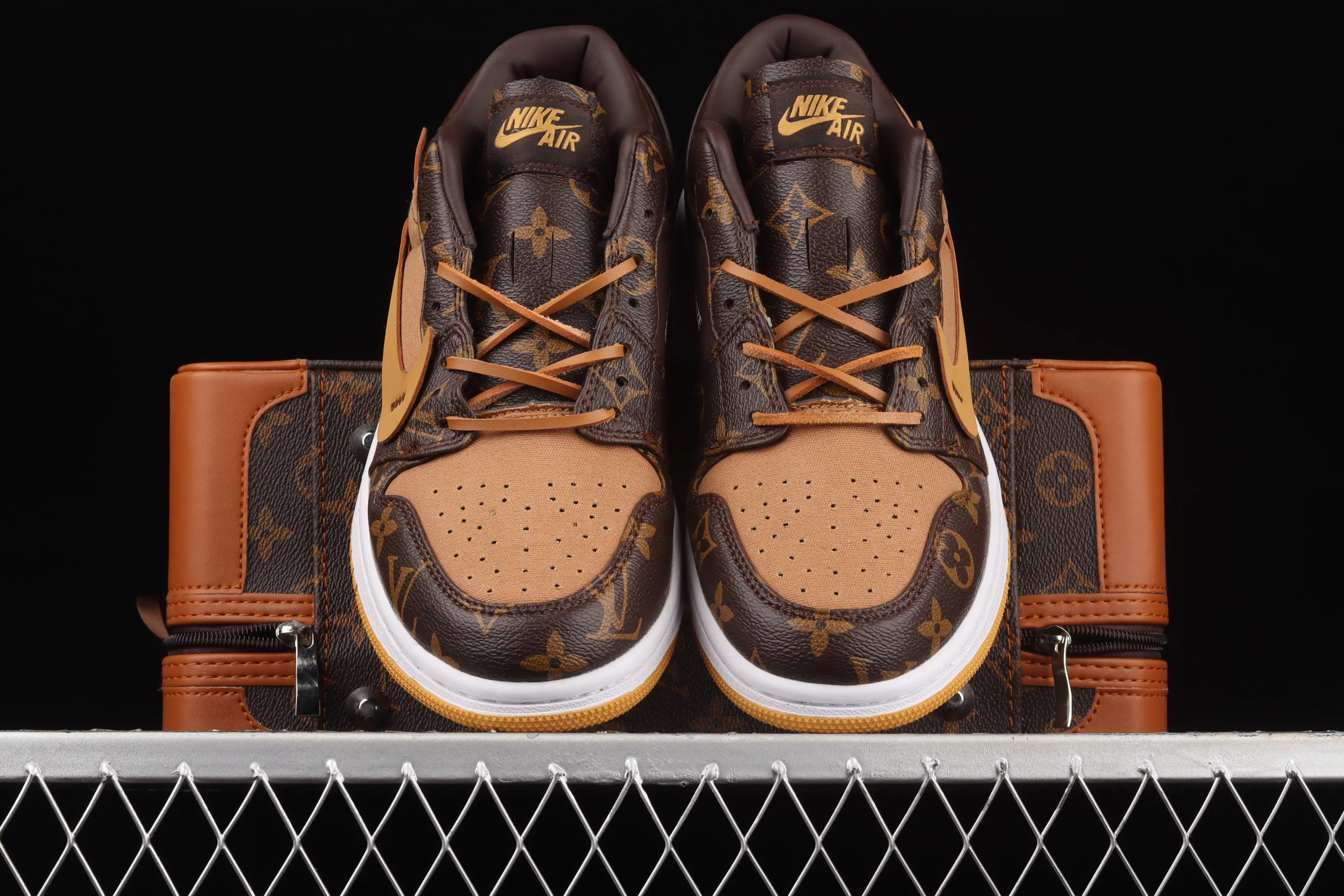 All Categories Air Jordan Jordan Series Basketball Shoes Air Jordan 1 Low Air Jordan 1 AJ1 Joe 1 Donkey Brand Co-branded Customized Low-top Basketball Shoes 554724-555